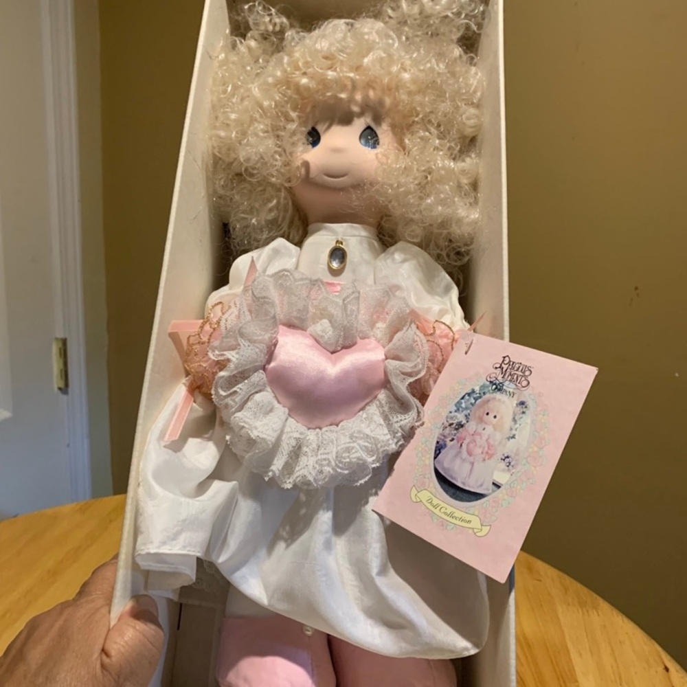 Precious Moments Company Classic Collector Doll (Emily) 1993